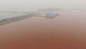 Jezero bývá přezdívané Čínské mrtvé moře pro svou vysokou salinitu