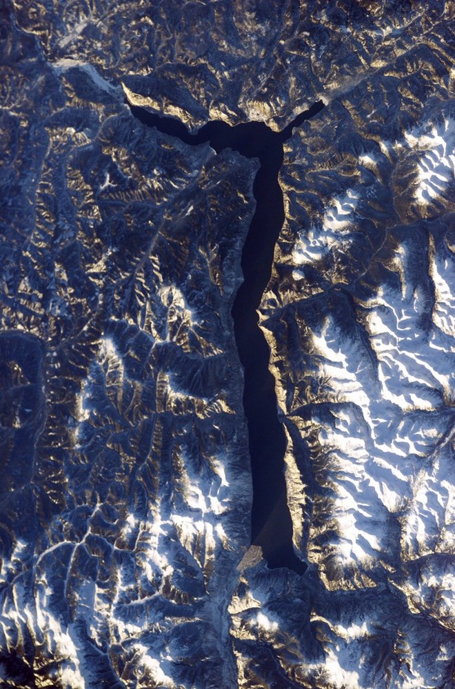 Telecké jezero na satelitním snímku