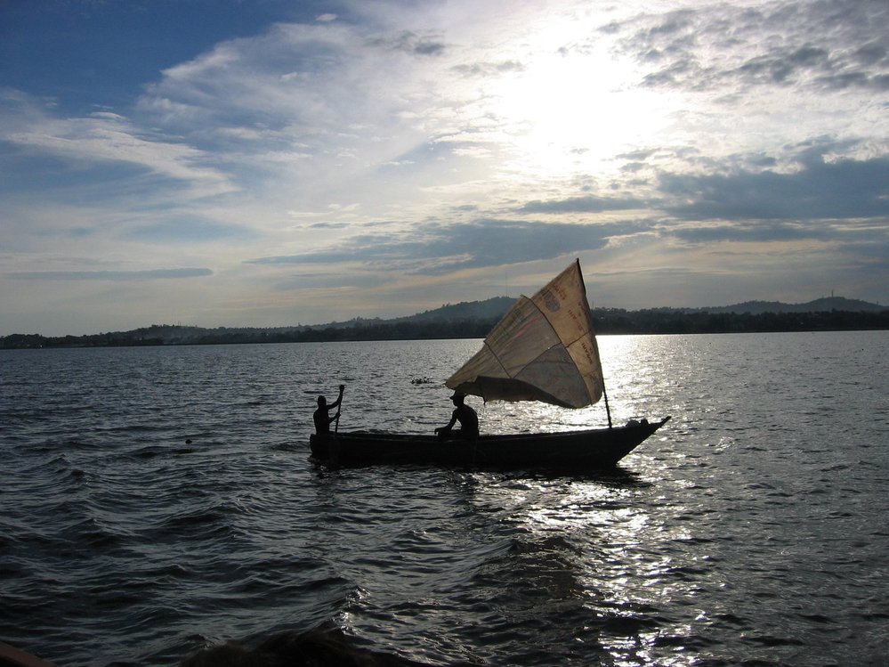 Plachetnice na Viktoriině jezeru