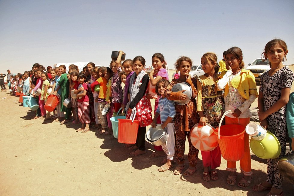 Na trhu v Mosulu se prodávají jezídky, křesťanky i malé děti