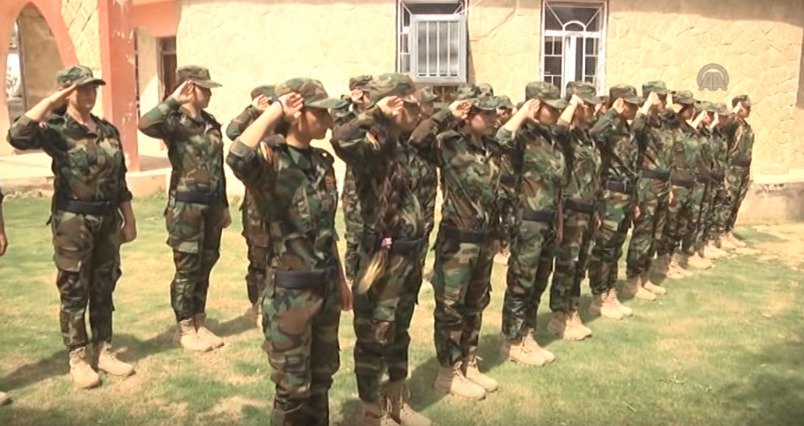 Jezídky, které utekly ze spárů ISIS, zformovaly batalion a hodlají s islamisty bojovat.