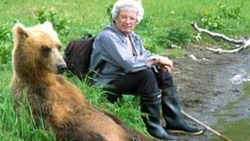 Ježkovy voči - Sekání s medvědem