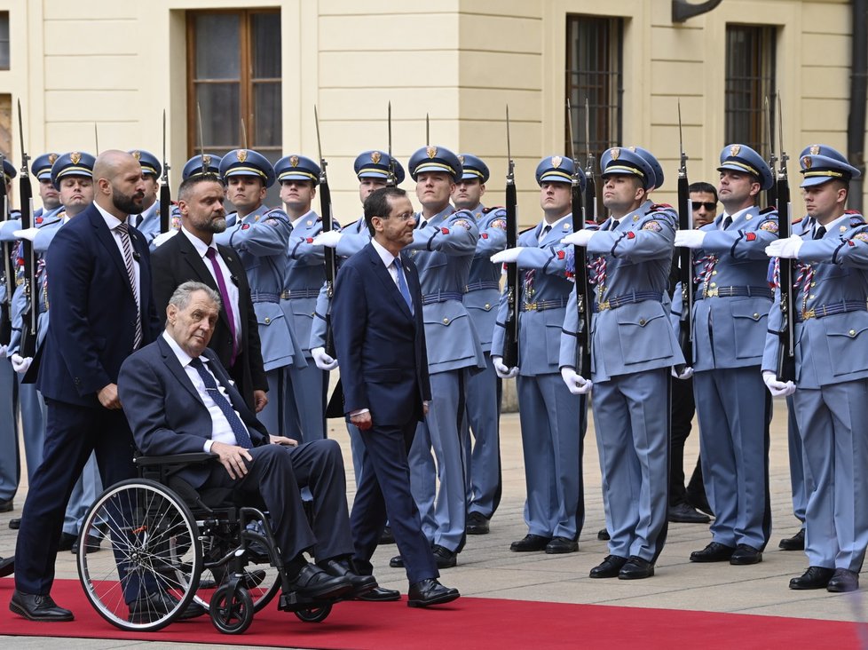 Izraelský prezident Jicchak Herzog a český prezident Miloš Zeman (11. 7. 2022)