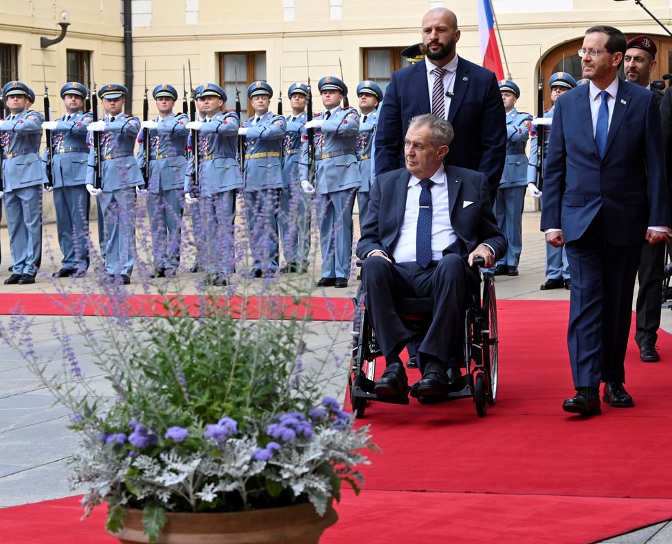 Izraelský prezident Jicchak Herzog a český prezident Miloš Zeman (11.7.2022)