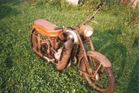 Hledá se veterán: Zloděj přes zimu odcizil historickou motorku z padesátých let
