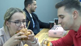 Burger festival Brno: Dvacet pět tisíc lidí ochutnávalo humří, žabí a pštrosí hamburger