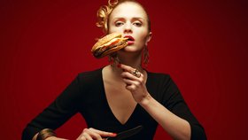 Jídlo jezte pomalu, aby mozek dostal signál, že už je tělo syto.