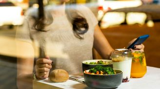 Orthorexie: Tenká hranice mezi zdravým stravováním a poruchou příjmu potravy Orthorexie: Tenká hranice mezi zdravým stravováním a poruchou příjmu potravy