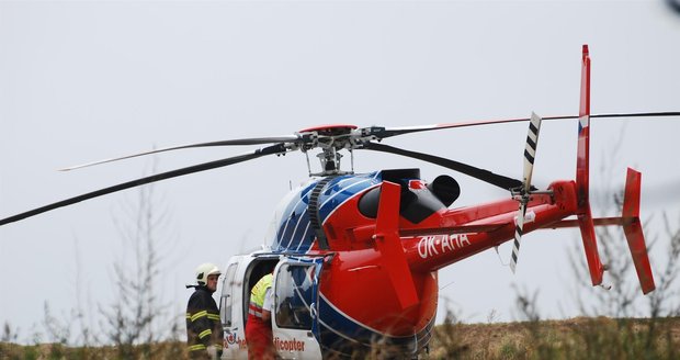 Vrtulník dopravil těžce raněnou lyžařku do českobudejovické nemocnice.