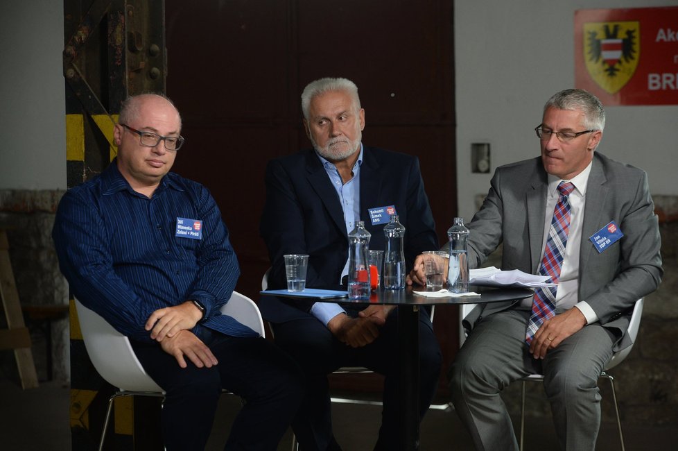 Haškovu opozici tvořili v debatě Blesku v Jihomoravském kraji především (zleva) Jiří Hlavenka (SZ + Pir.), Bohumil Šimek (ANO) a Jan Vitula (TOP 09 + Žít Brno).