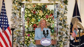 Jill Bidenová otevírá vánoční Bílý dům.