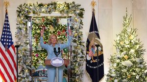 Zimní říše divů. Jill Bidenová oblékla Bílý dům do vánočního, inspiraci našla u dětí