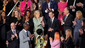 Jill Bidenová se svými hosty na projevu o stavu unie (7. 3. 2024).