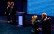 První debata kandidátů před americkými prezidentskými volbami: Joe Biden s manželkou Jill a prezident Donald Trump s manželou Melanií