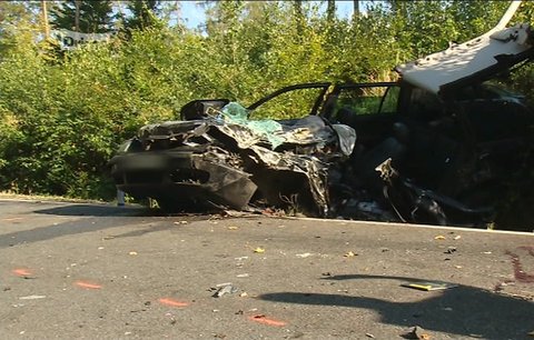 Tragédie u Jílového: Opilec (20) za volantem smetl auto, druhý řidič zemřel