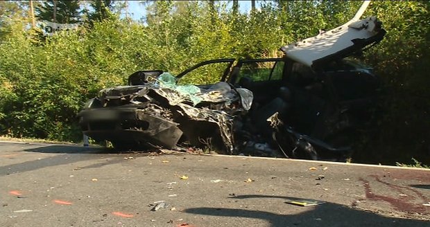 Tragédie u Jílového: Opilec (20) za volantem smetl auto, druhý řidič zemřel