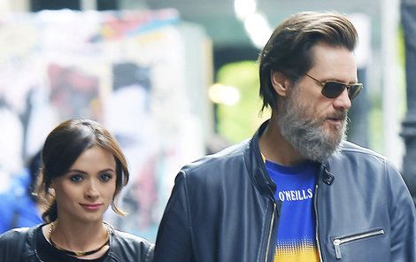 Carrey s expřítelkyní  Cathriona White, která se loni předávkovala.