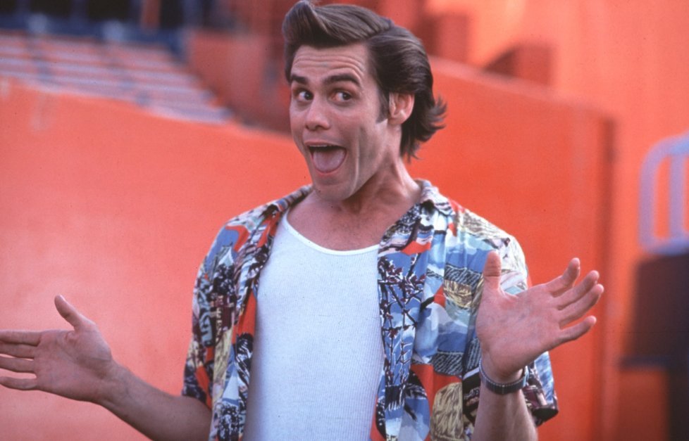 Jim Carrey ve filmu Ace ventura:Zvířecí detektiv. Od bláznivých komedií se sice časem přesunul k o něco vážnějším dílkům, přesto vyniká stále především jako komik