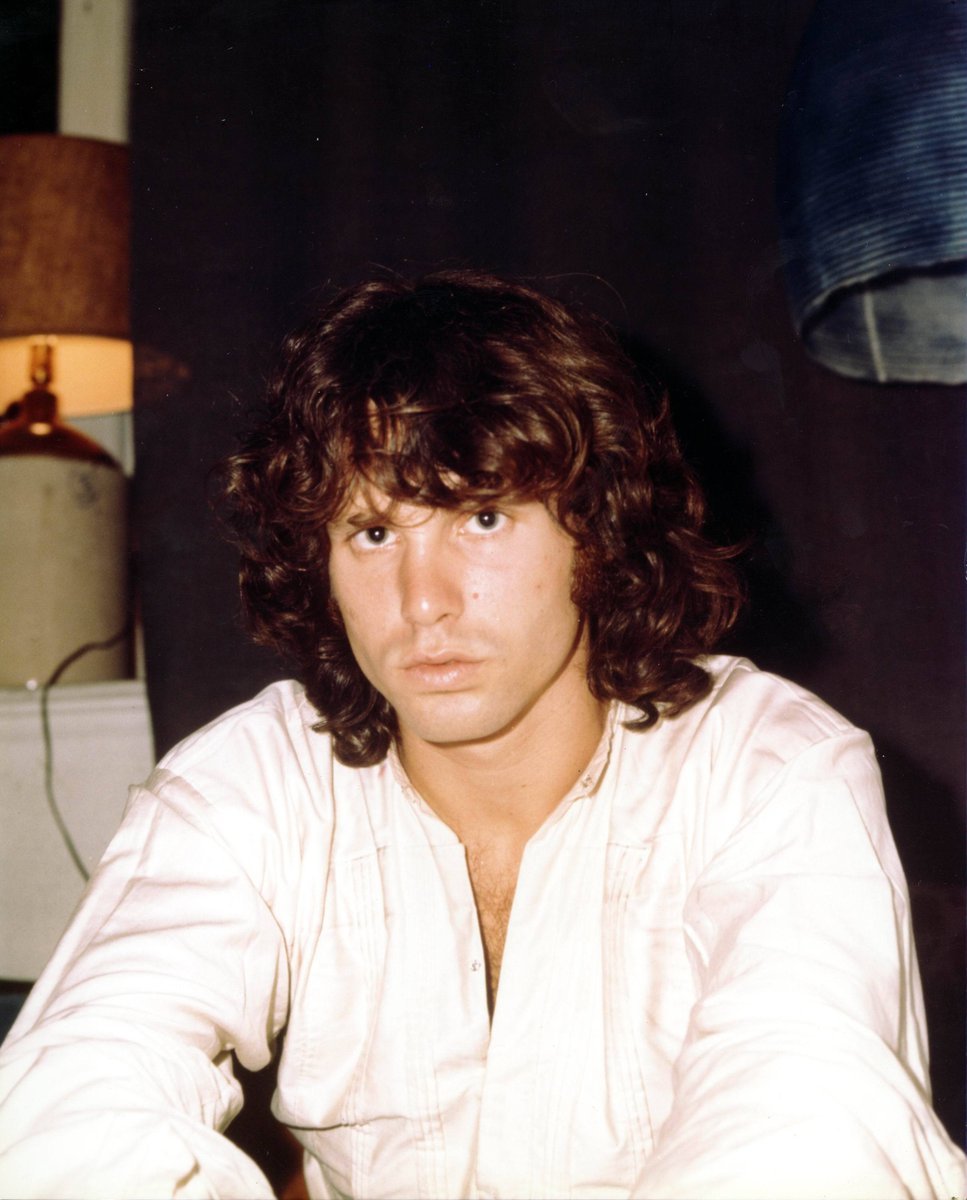 Také smrt Jima Morrisona je opředena záhadou