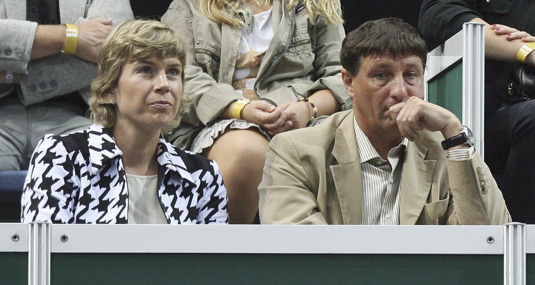 Kateřina Neumannová s Josefem Jindrou na tenise