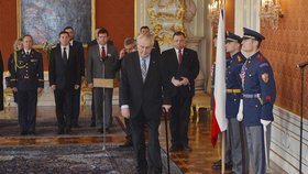 Naposledy po boku prezidenta? Forejt Zemanovi minulý týden asistoval při uvádění nových ministrů do funkce. Jejich cesty se ale rozejdou.
