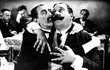 Jindřich Plachta a Theodor Pištěk ve filmu Muži v ofsidu. Jindřich Plachta a Theodor Pištěk ve filmu Muži v ofsidu.