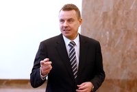 Rajchl přiznal 6 milionů korun v hotovosti: „Nechci být odkázaný jen na peníze v bance“