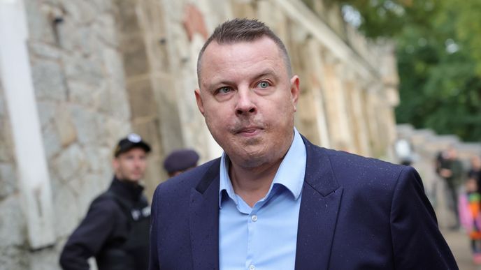 Poslanec za SPD Jindřich Rajchl (PRO) Poslanec za SPD Jindřich Rajchl (PRO)