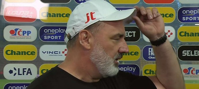 Trpišovského ozdoba na pravém uchu vynikla po derby v televizním rozhovoru.