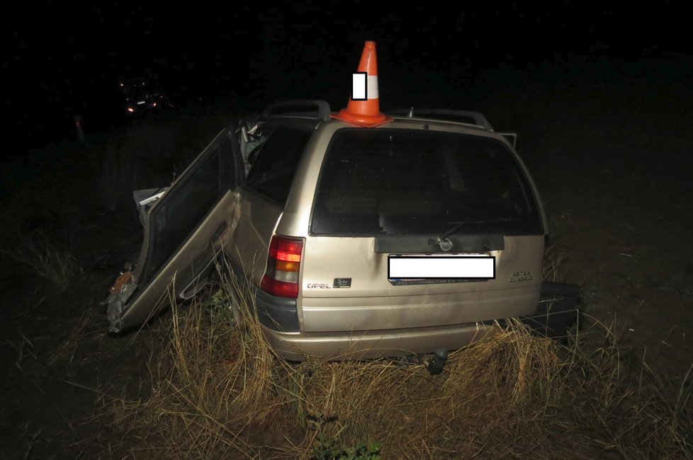 Drsná bouračka na Jindřichohradecku stála život ženu. Zraněním podlehla po převozu do nemocnice.