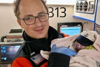 Překotný domácí porod na jihu Čech: Záchranáři dorazili na poslední chvíli