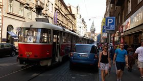 Pražská MHD: Za 3 minuty ochlazení o 14 stupňů, to není lednička, to je přestup na metro