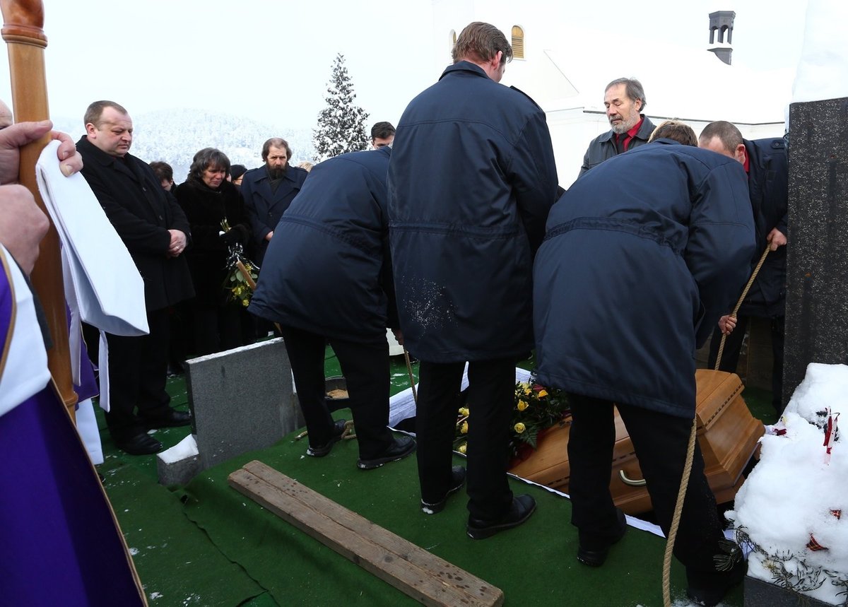 Pohřeb Jiřiny Jiráskové v jihočeských Malenicích.