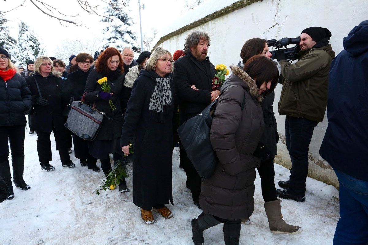 Pohřeb Jiřiny Jiráskové v jihočeských Malenicích.