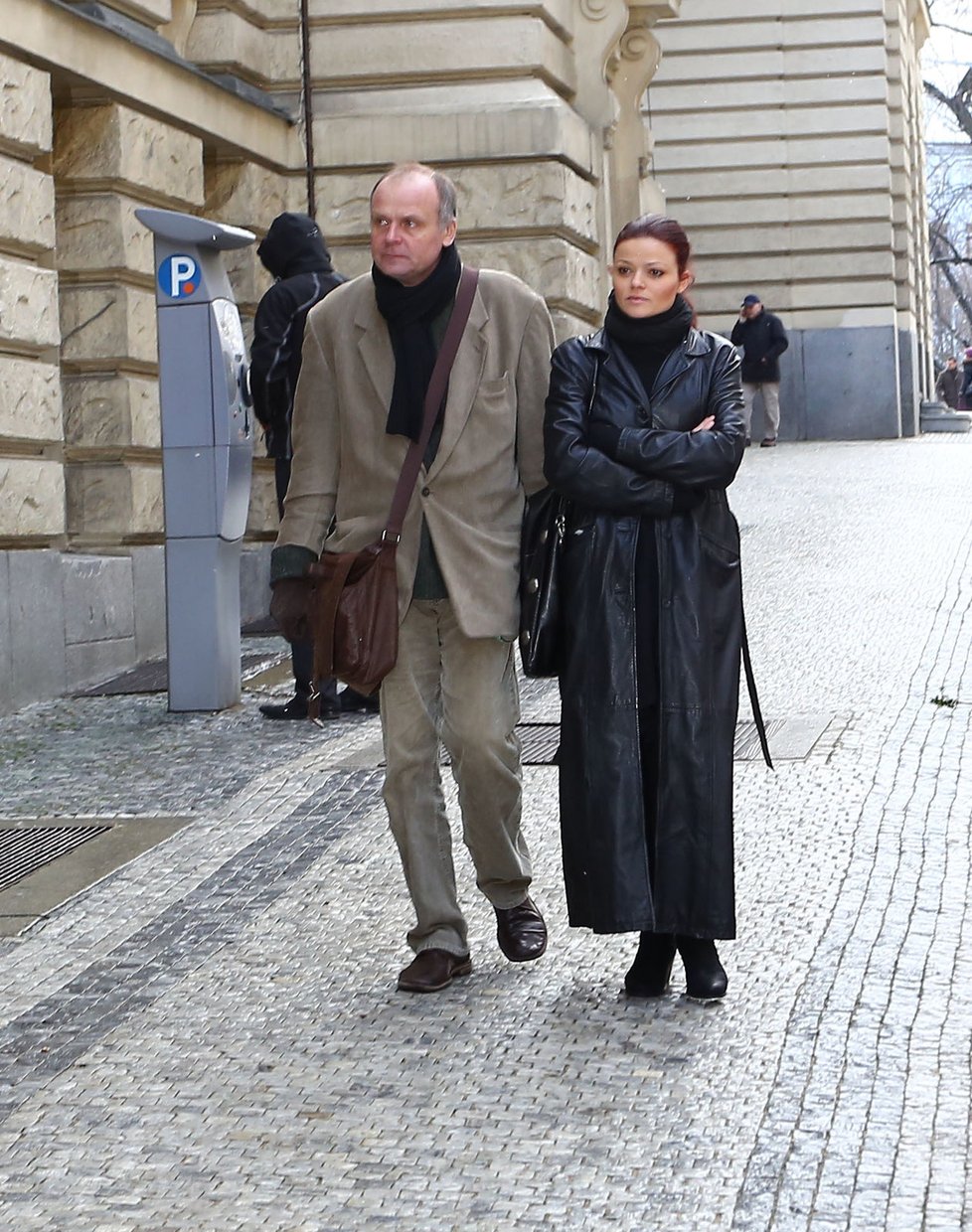 Herec Igor Bareš hrál s Jiřinou v seriálu Pojišťovna štěstí. Přešel se svou manželkou herečkou Národního divadla Antonií Talackovou.