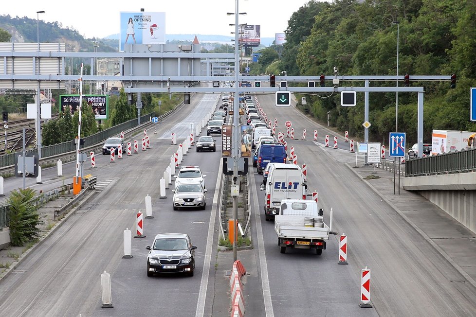 Dopravní kolaps v Praze na začátku července.