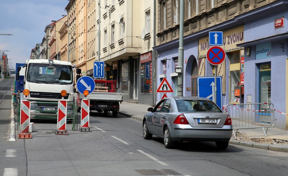 Uzavírky způsobily kolaps dopravy v centru Prahy.