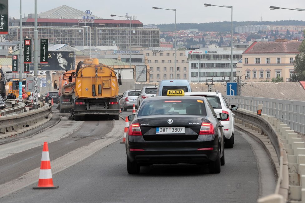 Dopravní kolaps v Praze na začátku července.