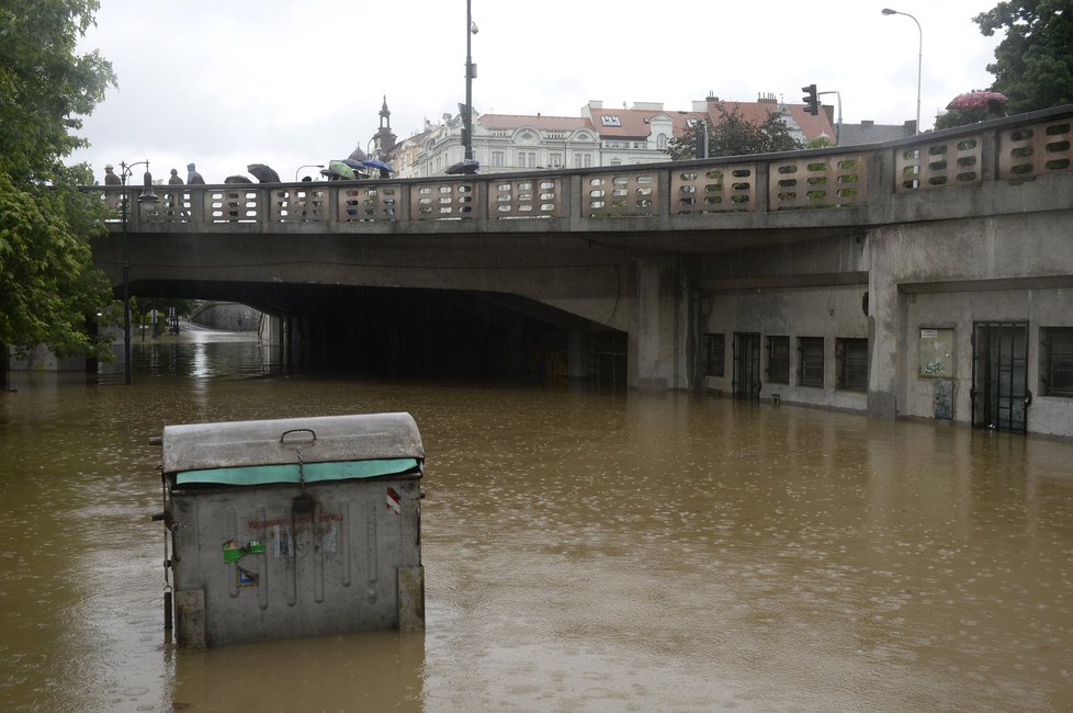 Jiráskův most během povodní roku 2013