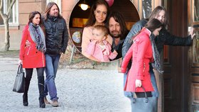 Jiří s manželkou Andreou znovu navštívili porodnici v pražském Podolí. Že by nadělili Aničce sourozence?