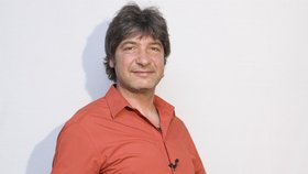 Jiří Babica vaří v televizi v pořadu Babicovy dobroty