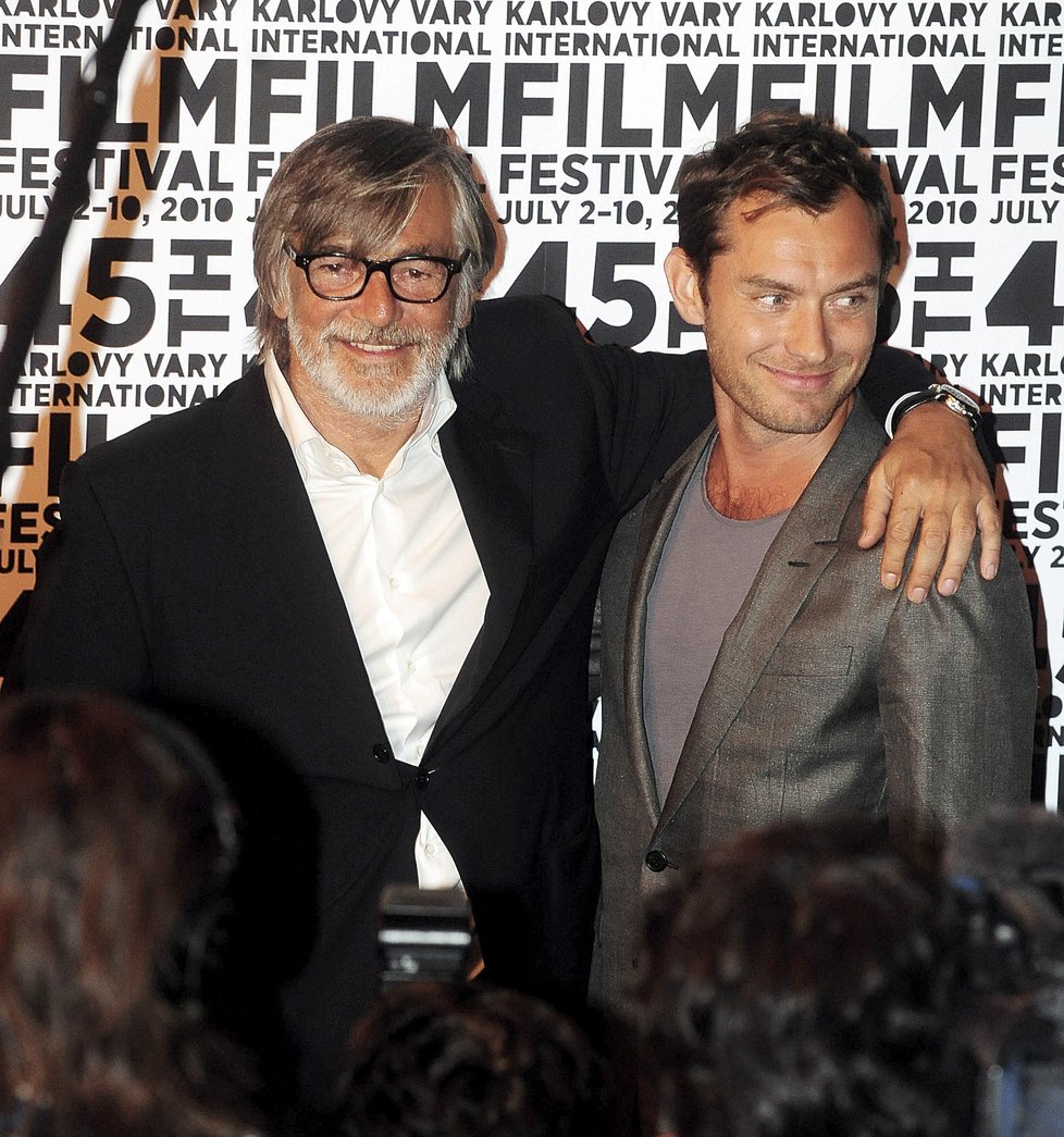 2010: Jiří Bartoška a Jude Law