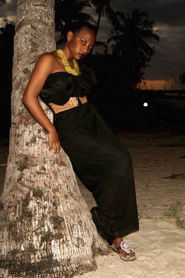 Modelka Victoria Zablon, kterou Bláha v Tanzanii fotil.