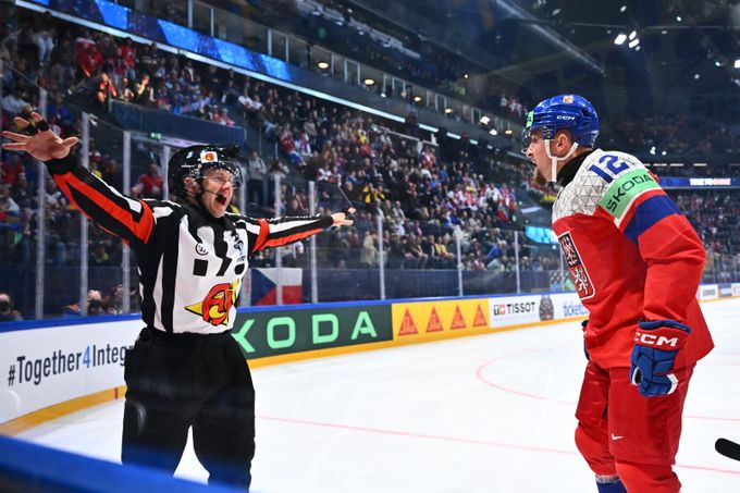 ONLINE: Česko - Švédsko 1:0. Kontroverzně neuznaný gól Čechů! Rozhodčí pískl předčasně ONLINE: Česko - Švédsko 1:0. Kontroverzně neuznaný gól Čechů! Rozhodčí pískl předčasně