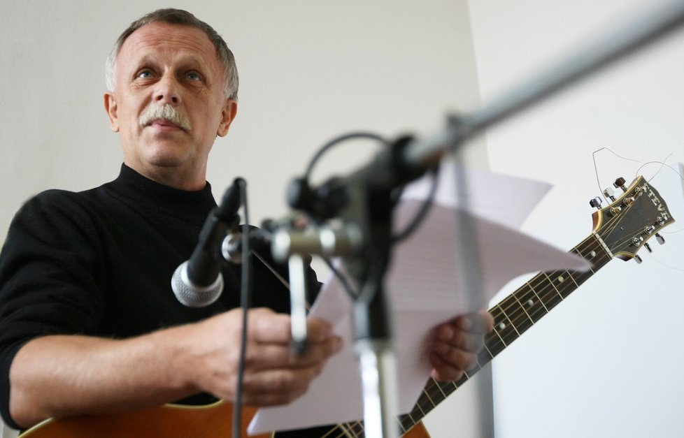 Písničkář Jiří Dědeček bojuje s rakovinou už 15 let.