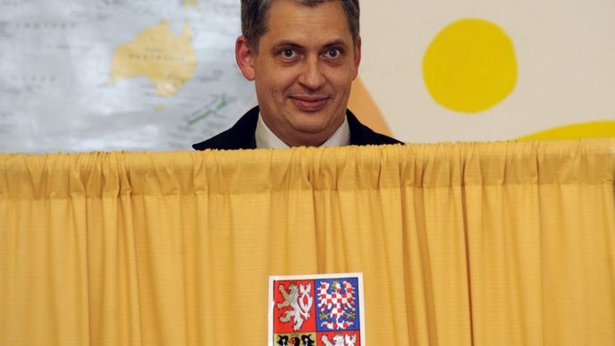 Jiří Dienstbier volil sám sebe