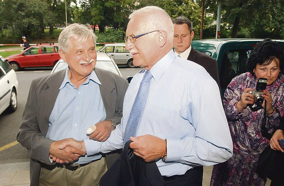 Jiří Dienstbier starší s Václavem Klausem