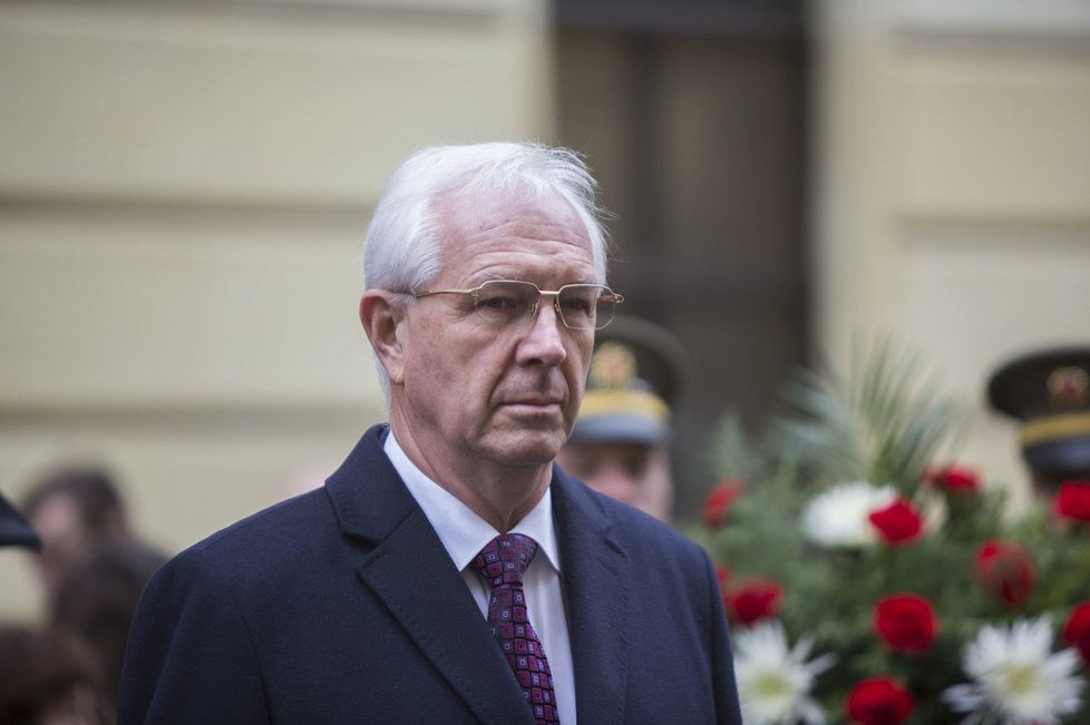 Šéf Akademie věd Jiří Drahoš by se mohl postavit Miloši Zemanovi v prezidentské volbě.