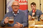 Pivo v podhradí s Jiřím Drahošem: Na chleba si mě nikdo nenamazal a Topolánka jsem zažil jako premiéra.