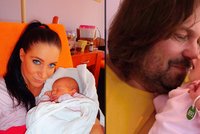 Exkluzivní fotky slavného miminka: Takhle líbá táta Pomeje svojí Aničku